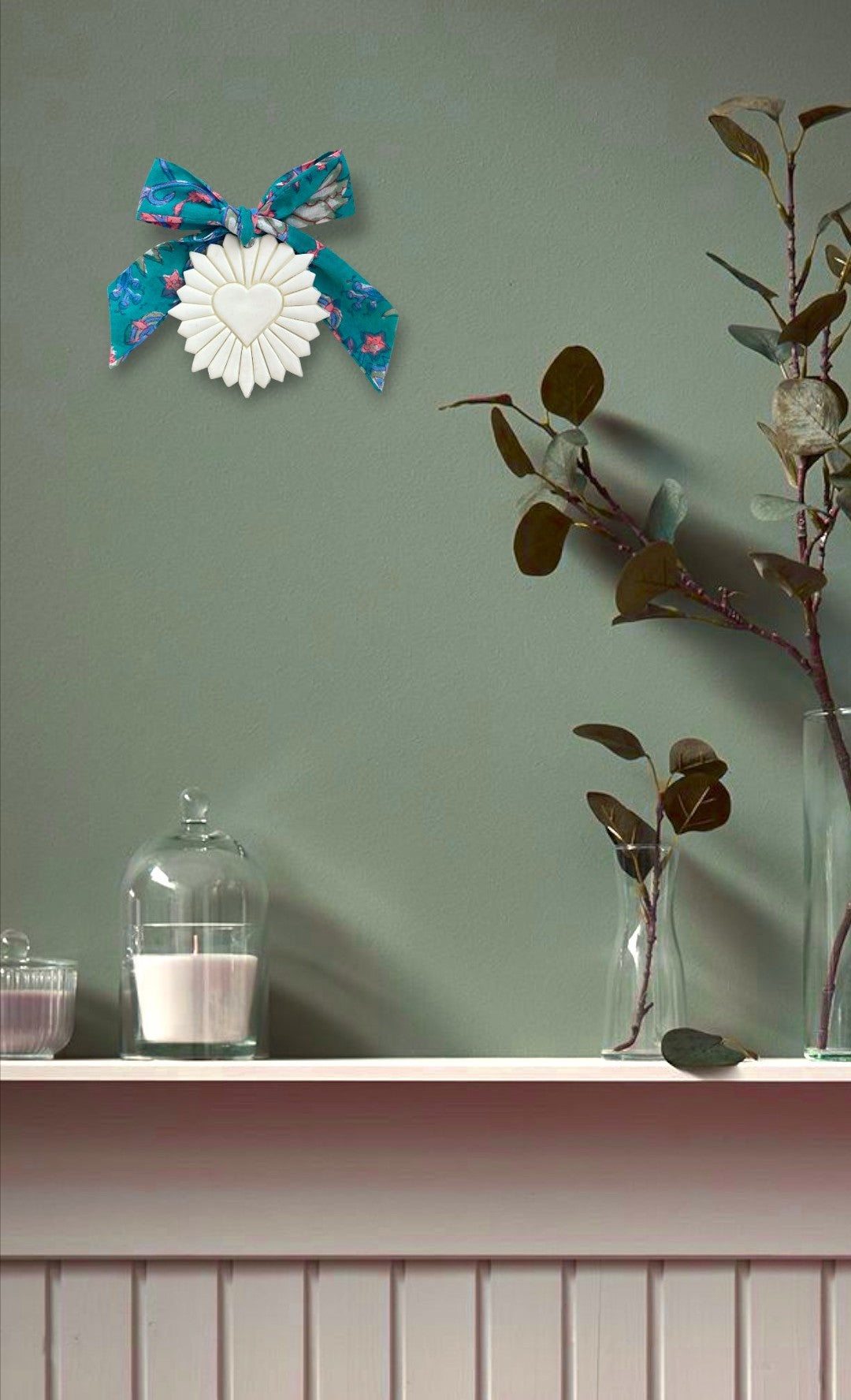 Coeur impérial en argile blanche