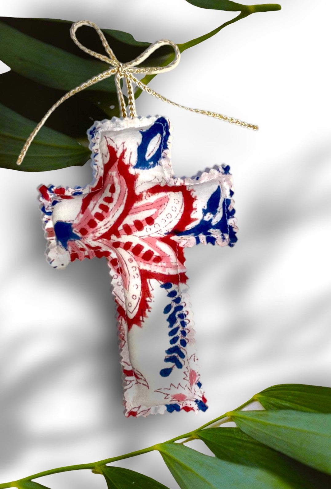 Croix en tissu "block-print"