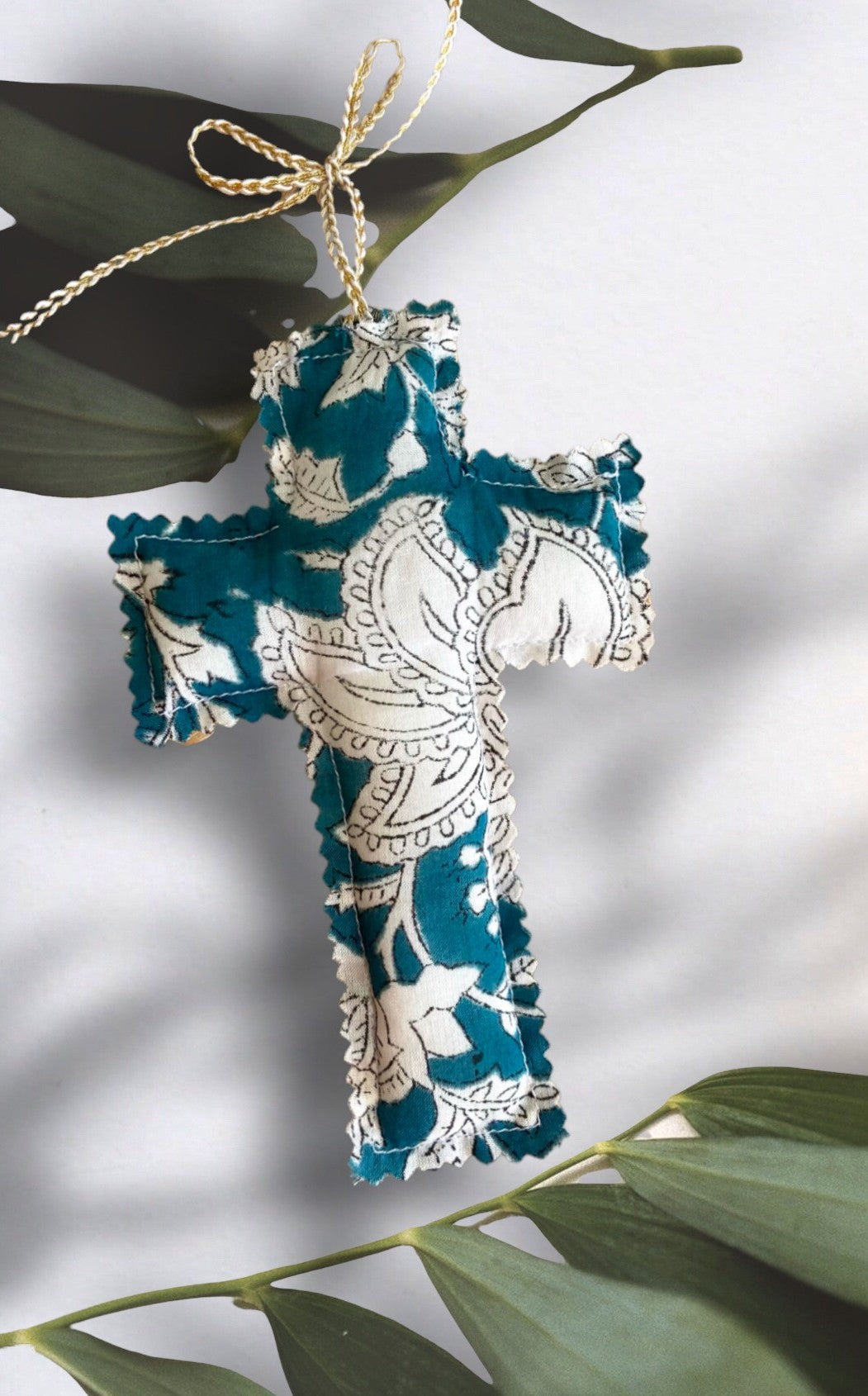 Croix en tissu "block-print"