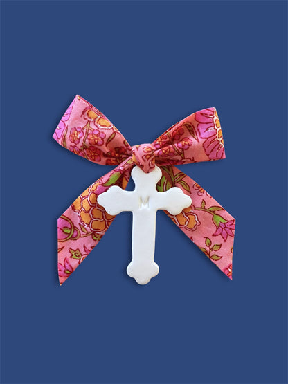 Croix en argile blanche