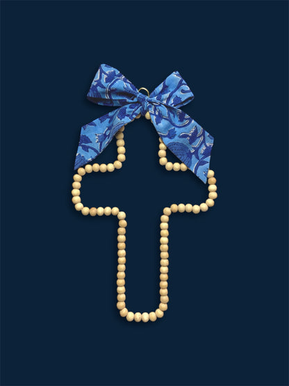 Croix en perles de bois