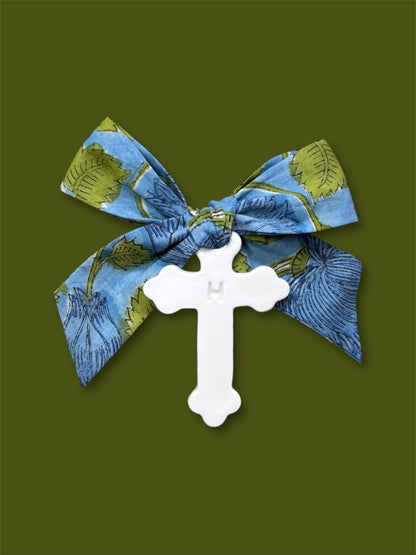 Croix en argile blanche